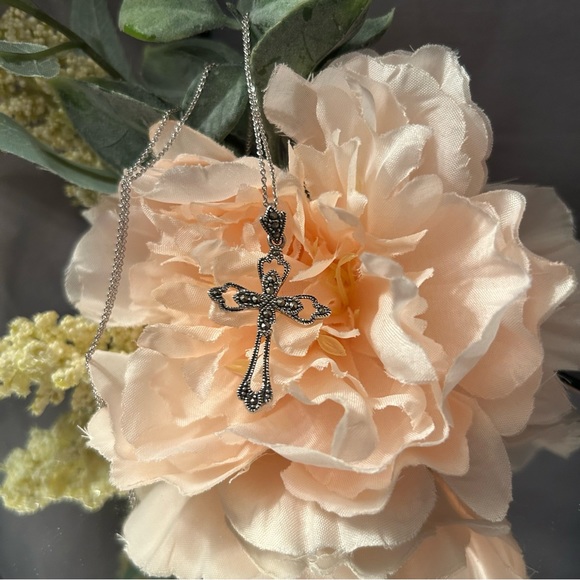 Marcasite Cross Set in Sterling Silver and on a Sterling Silver Chain - Picture 8 of 13